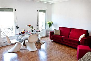 La Pedrera Apartment Barcellona Esterno foto