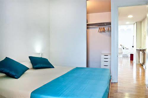 La Pedrera Apartment Barcellona Esterno foto